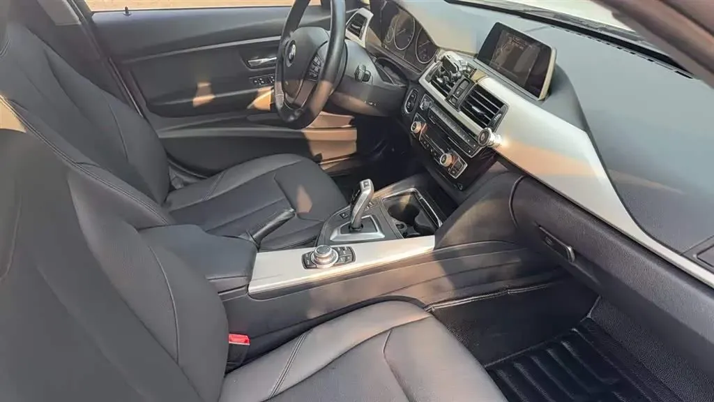 2016 BMW 3 Series 2.0T 184HP L4 8AT,autocango,china used car exporter,china ev exporter,chinese used car exporter,chinese used ev exporter