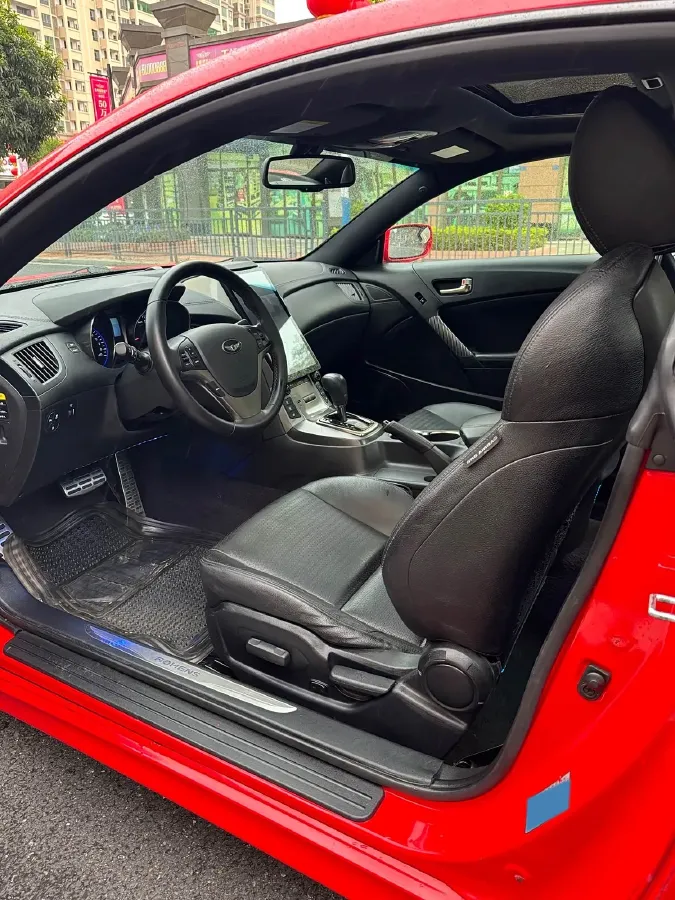 2012 Hyundai Rohens-Coupe 2.0T 260HP L4 8AT,autocango,china used car exporter,china ev exporter,chinese used car exporter,chinese used ev exporter