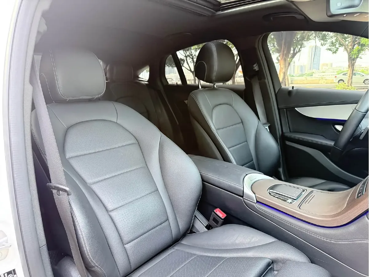 2021 Mercedes-Benz GLC Coupe 2.0T 197HP L4 9AT,autocango,china used car exporter,china ev exporter,chinese used car exporter,chinese used ev exporter