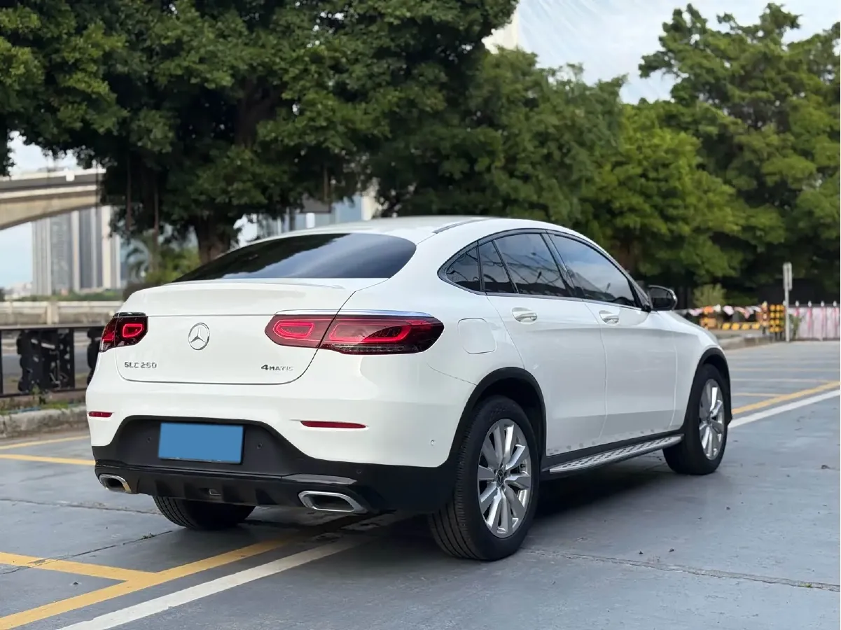2021 Mercedes-Benz GLC Coupe 2.0T 197HP L4 9AT,autocango,china used car exporter,china ev exporter,chinese used car exporter,chinese used ev exporter