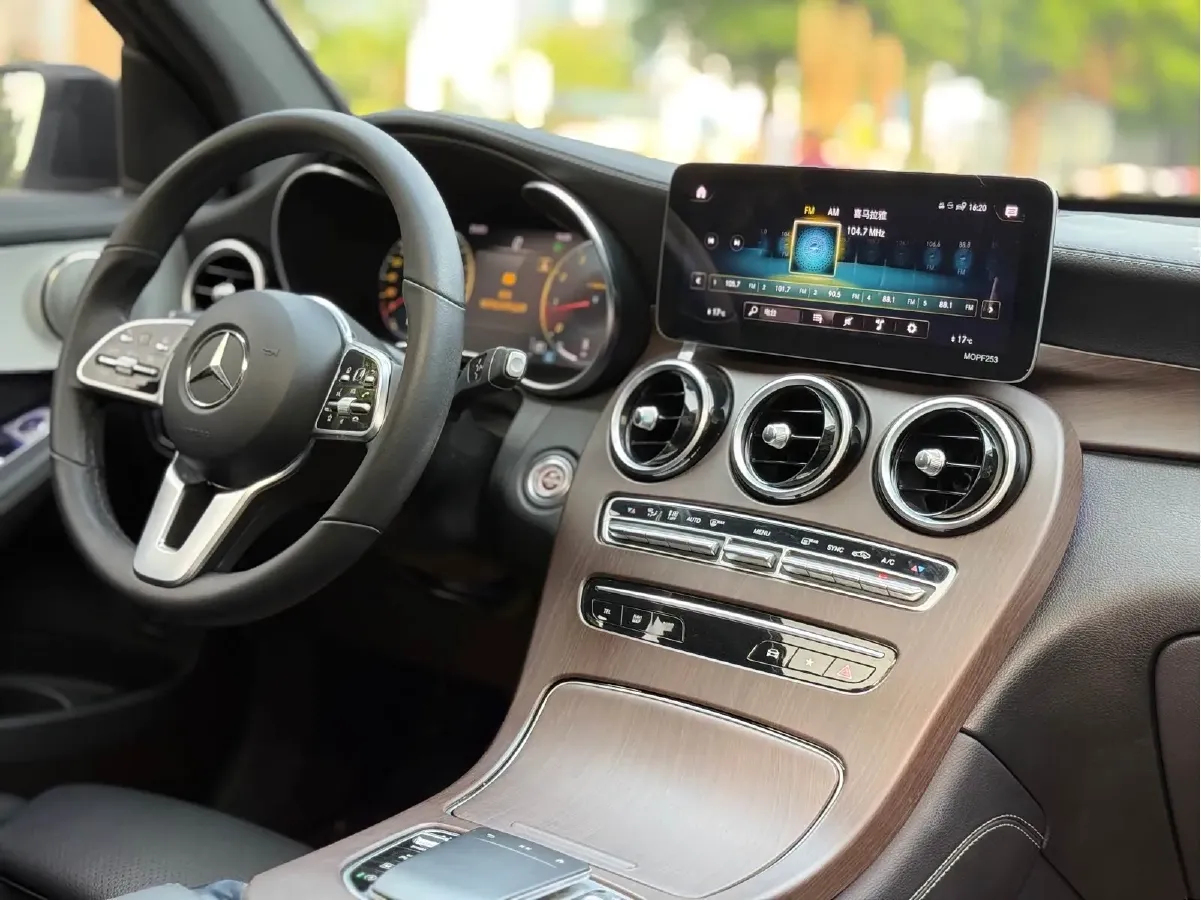 2021 Mercedes-Benz GLC Coupe 2.0T 197HP L4 9AT,autocango,china used car exporter,china ev exporter,chinese used car exporter,chinese used ev exporter