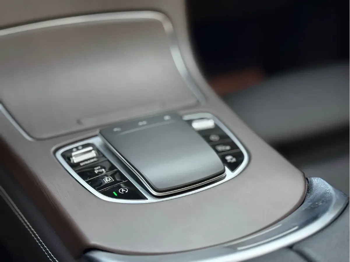 2021 Mercedes-Benz GLC Coupe 2.0T 197HP L4 9AT,autocango,china used car exporter,china ev exporter,chinese used car exporter,chinese used ev exporter