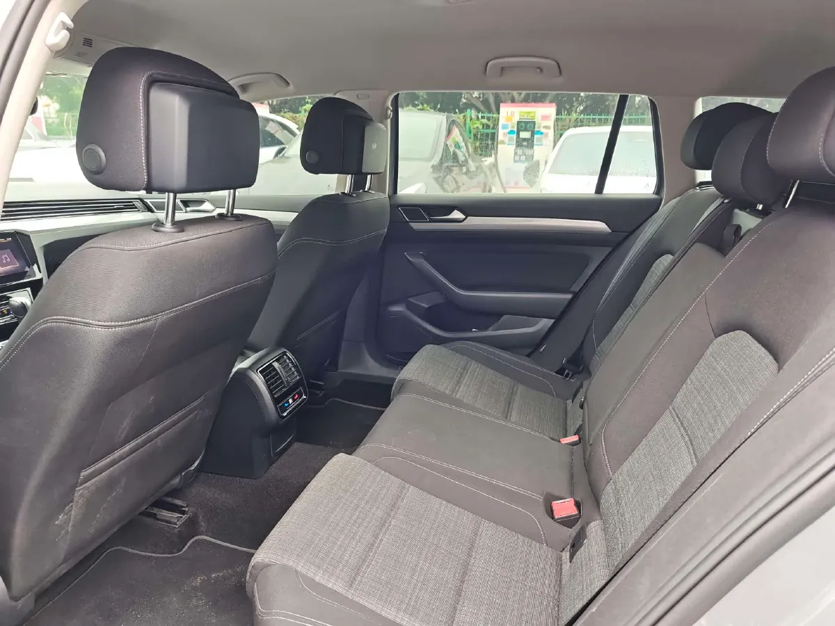 2021 Volkswagen Alltrack 2.0T 190HP L4 7DCT,autocango,china used car exporter,china ev exporter,chinese used car exporter,chinese used ev exporter