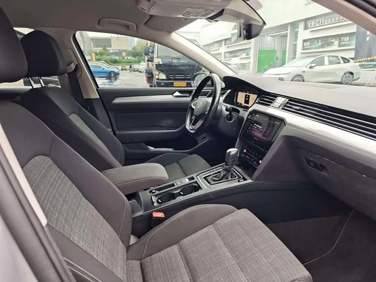 2021 Volkswagen Alltrack 2.0T 190HP L4 7DCT,autocango,china used car exporter,china ev exporter,chinese used car exporter,chinese used ev exporter