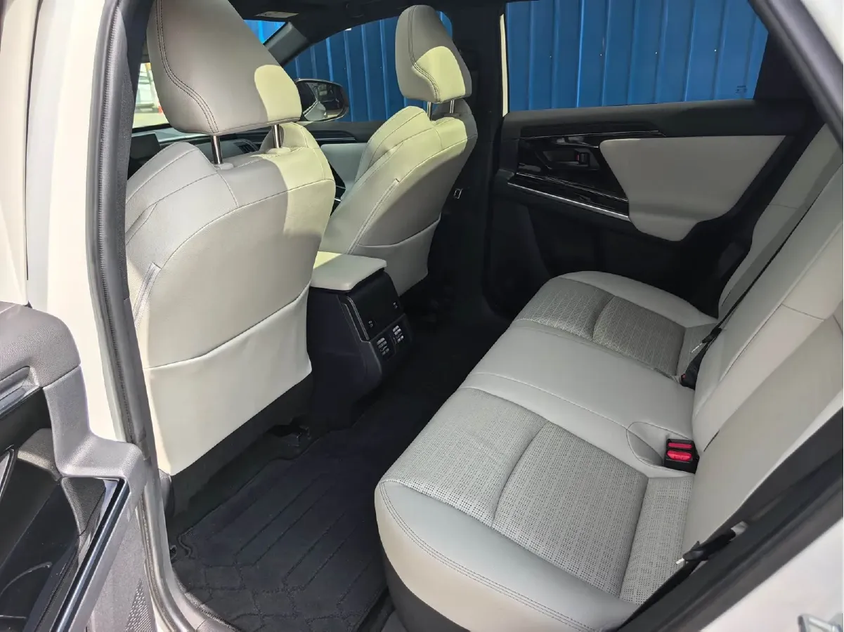 2022 Toyota bZ4X BEV 66.7KWH,autocango,china used car exporter,china ev exporter,chinese used car exporter,chinese used ev exporter