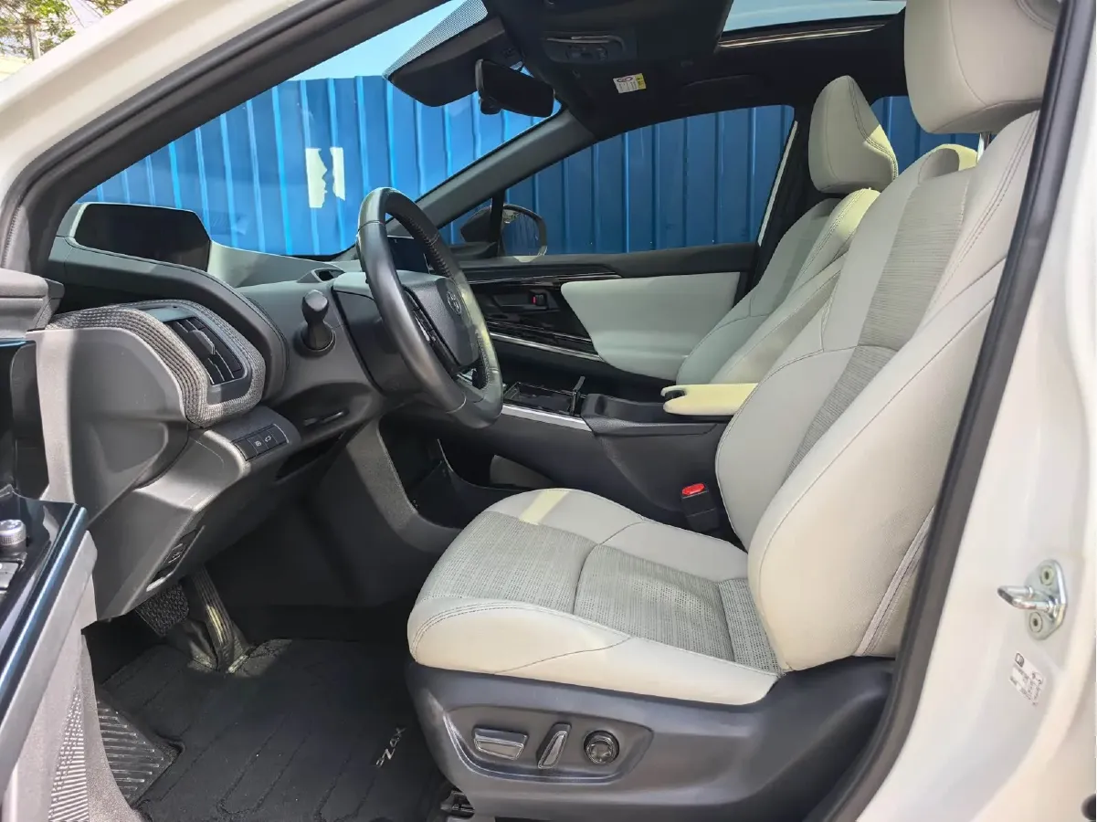 2022 Toyota bZ4X BEV 66.7KWH,autocango,china used car exporter,china ev exporter,chinese used car exporter,chinese used ev exporter