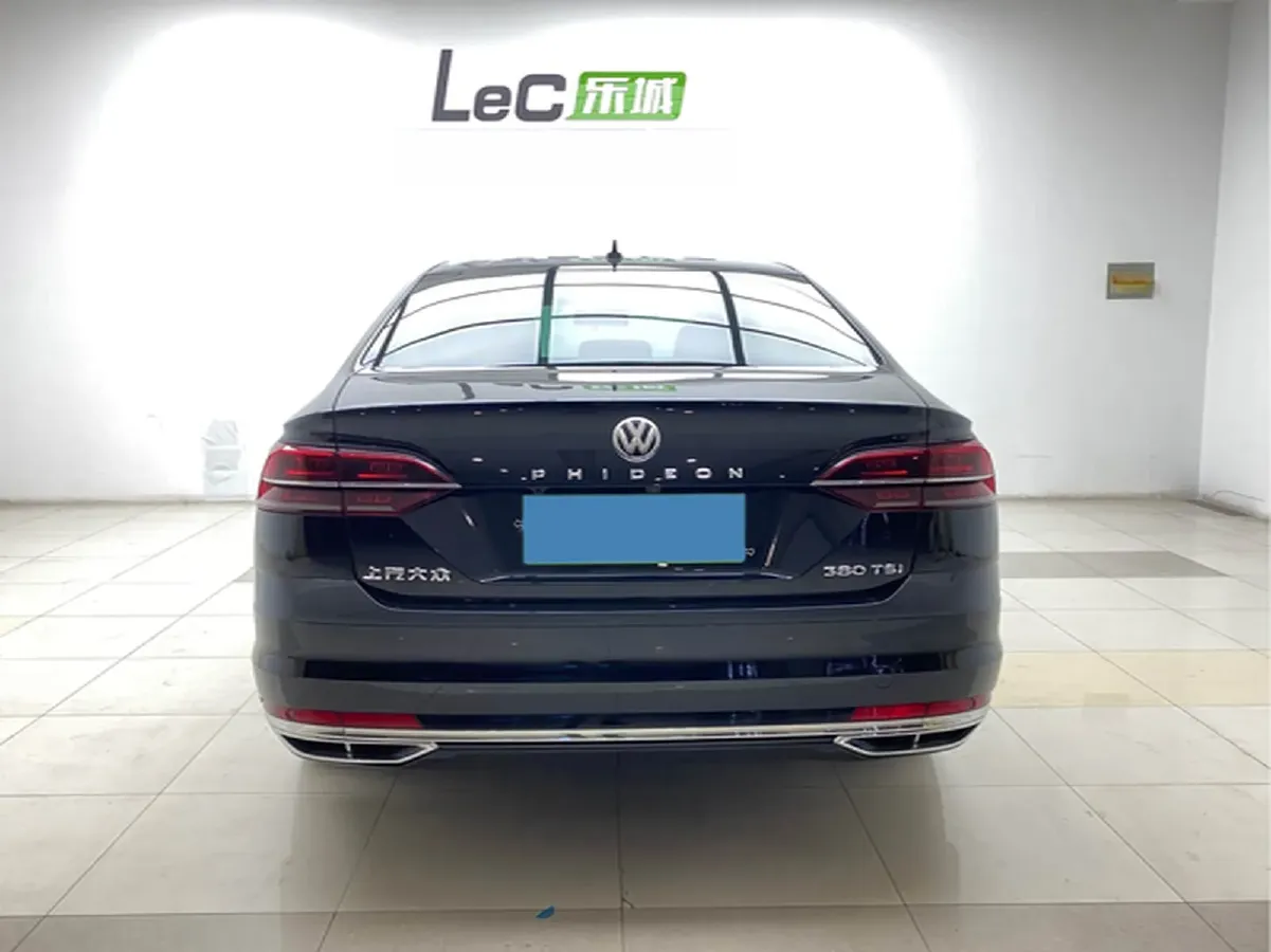 2018 Volkswagen Phideon 2.0T 224HP L4 7DCT,autocango,china used car exporter,china ev exporter,chinese used car exporter,chinese used ev exporter