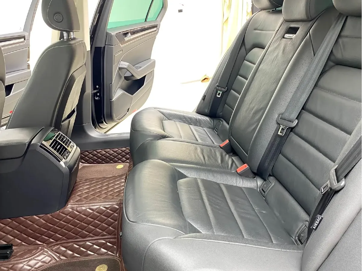 2018 Volkswagen Phideon 2.0T 224HP L4 7DCT,autocango,china used car exporter,china ev exporter,chinese used car exporter,chinese used ev exporter