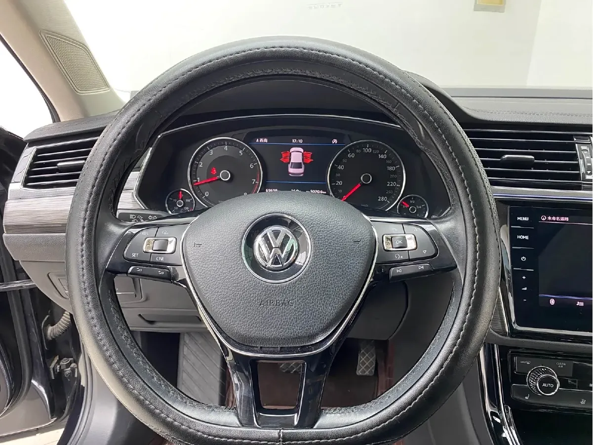 2018 Volkswagen Phideon 2.0T 224HP L4 7DCT,autocango,china used car exporter,china ev exporter,chinese used car exporter,chinese used ev exporter