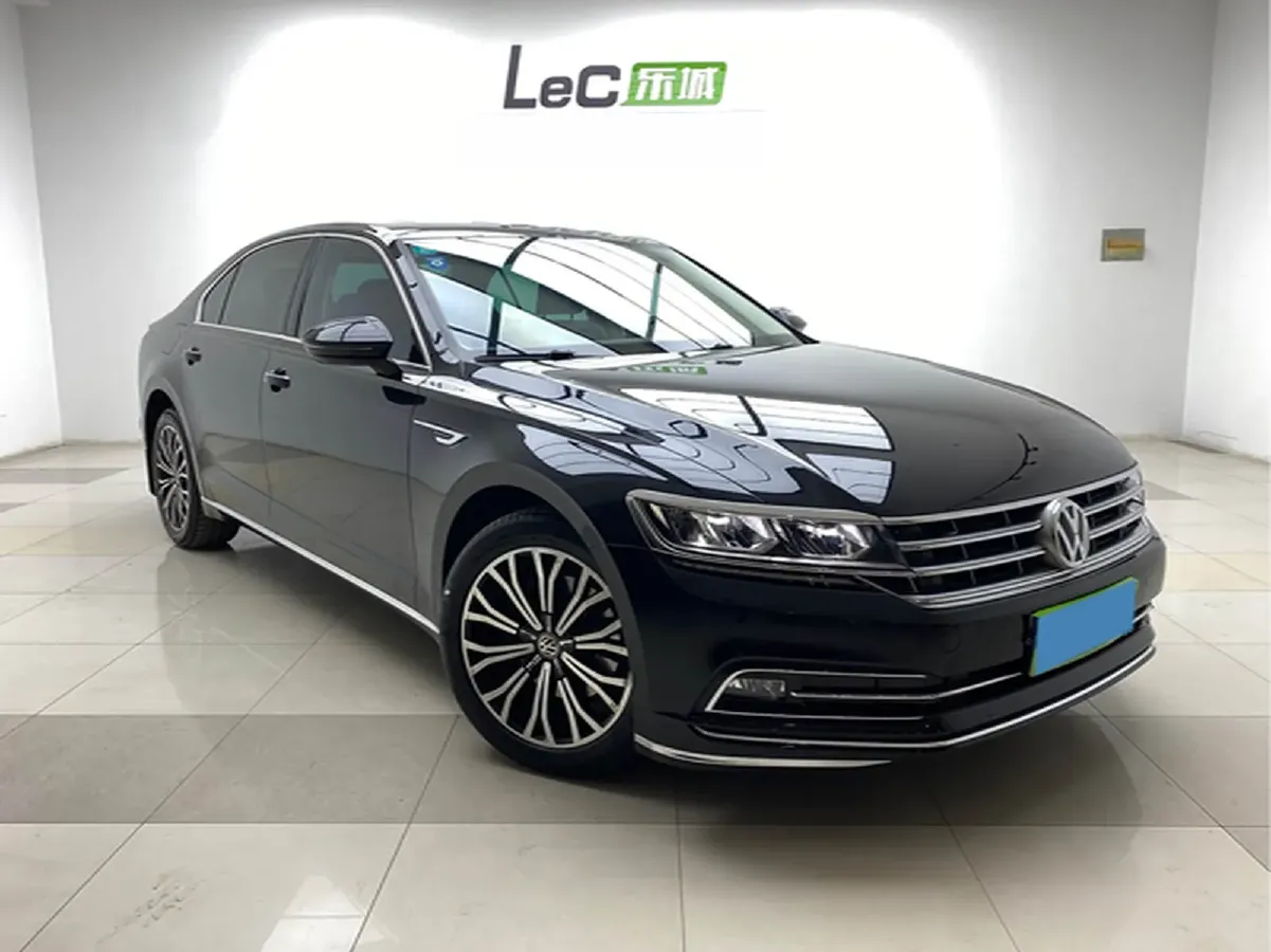 2018 Volkswagen Phideon 2.0T 224HP L4 7DCT,autocango,china used car exporter,china ev exporter,chinese used car exporter,chinese used ev exporter
