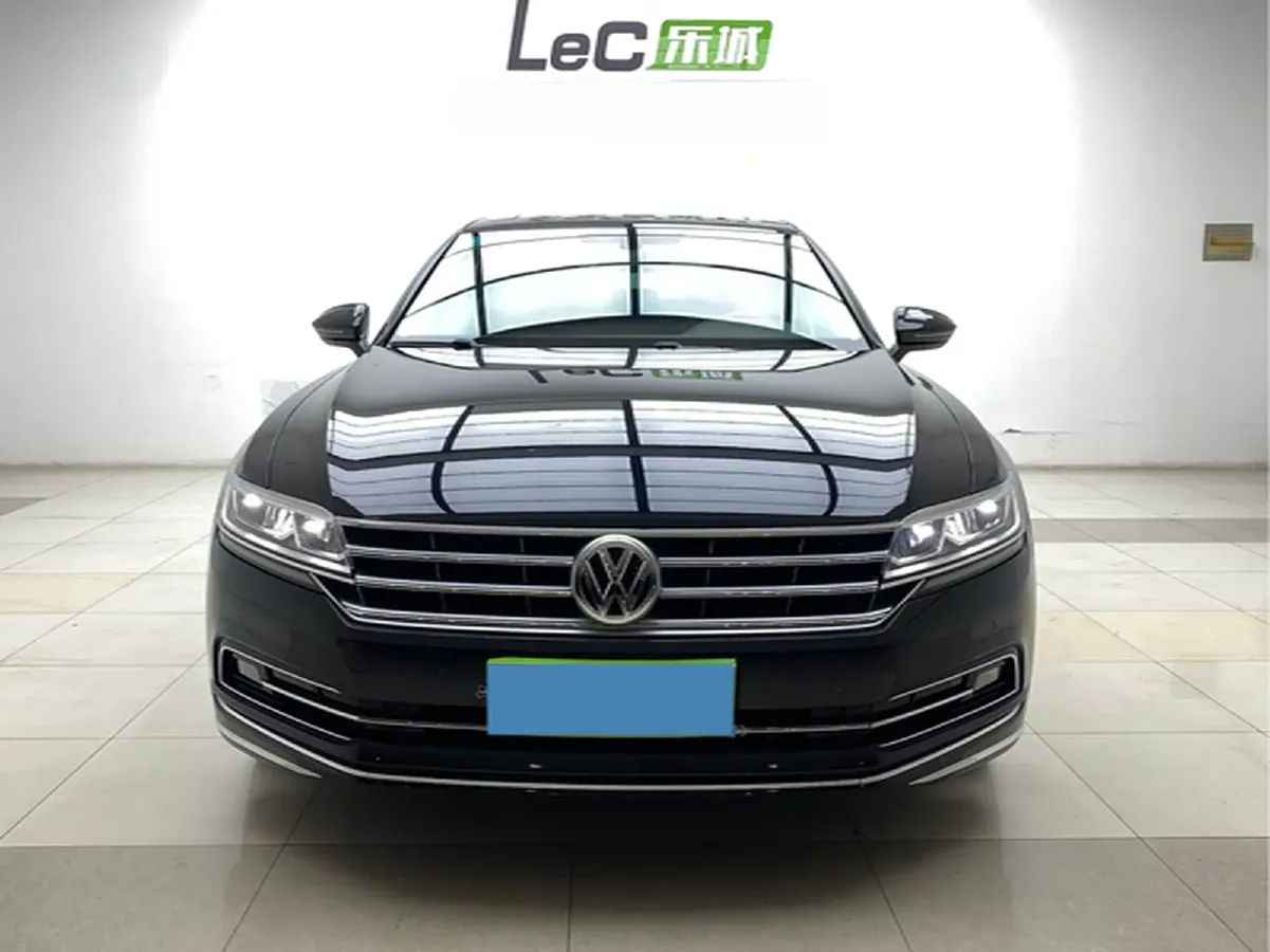 2018 Volkswagen Phideon 2.0T 224HP L4 7DCT,autocango,china used car exporter,china ev exporter,chinese used car exporter,chinese used ev exporter