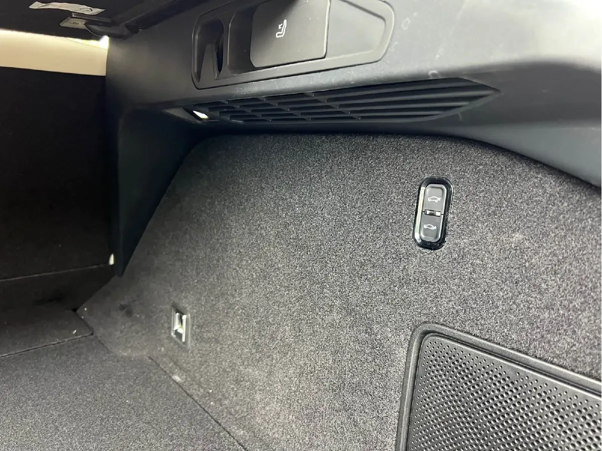 2021 Zeekr 001 BEV 100KWH,autocango,china used car exporter,china ev exporter,chinese used car exporter,chinese used ev exporter