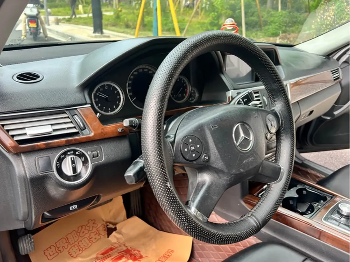 2014 Mercedes-Benz E Class 1.8T 204HP L4 7AT,autocango,china used car exporter,china ev exporter,chinese used car exporter,chinese used ev exporter
