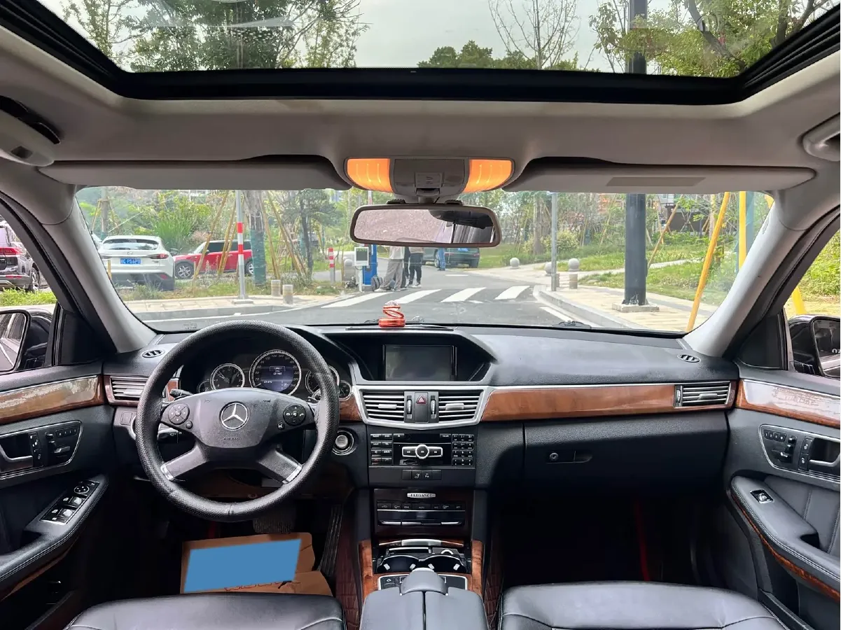 2014 Mercedes-Benz E Class 1.8T 204HP L4 7AT,autocango,china used car exporter,china ev exporter,chinese used car exporter,chinese used ev exporter