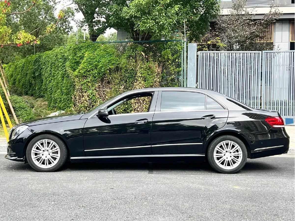 2014 Mercedes-Benz E Class 1.8T 204HP L4 7AT,autocango,china used car exporter,china ev exporter,chinese used car exporter,chinese used ev exporter