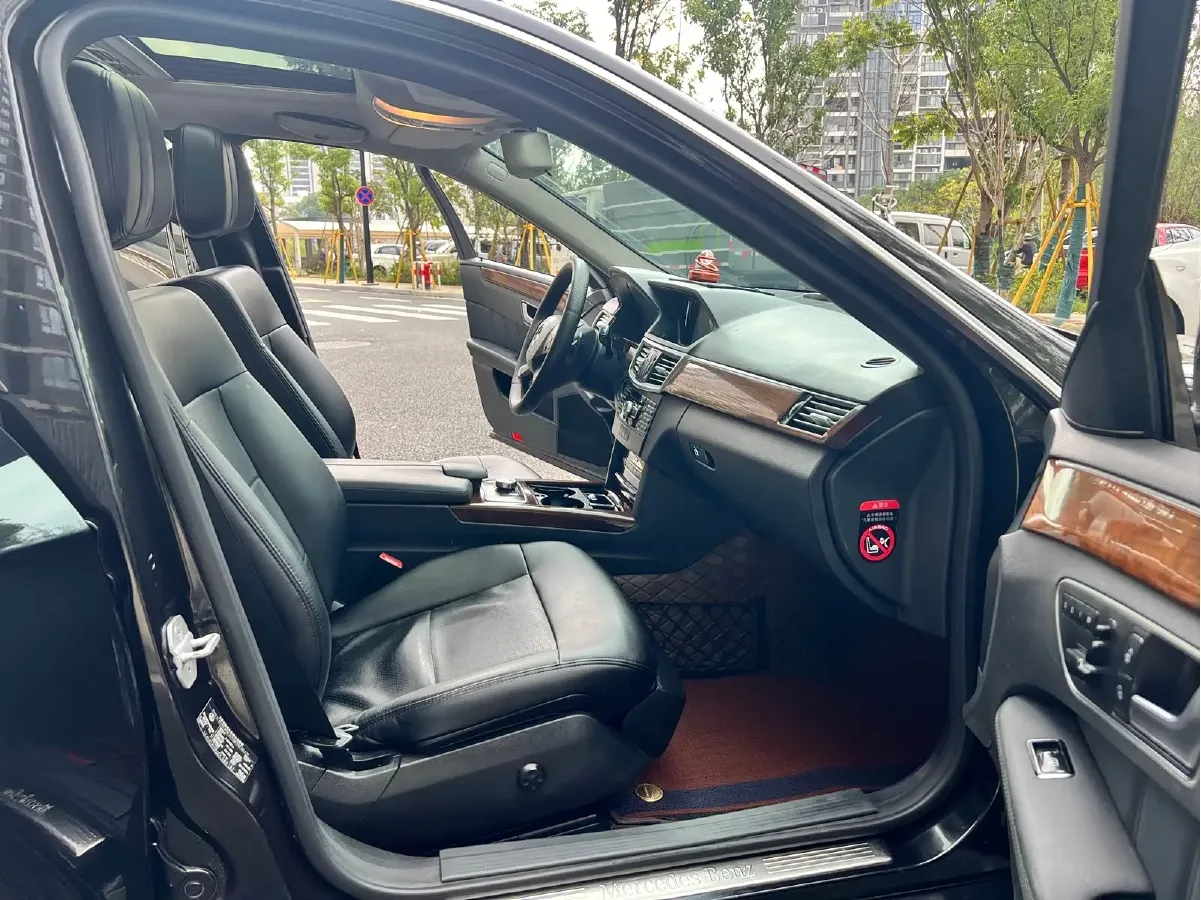 2014 Mercedes-Benz E Class 1.8T 204HP L4 7AT,autocango,china used car exporter,china ev exporter,chinese used car exporter,chinese used ev exporter