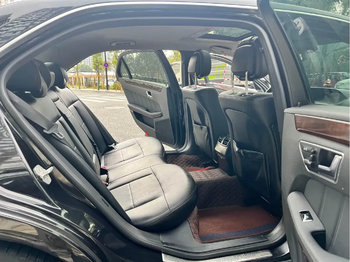 2014 Mercedes-Benz E Class 1.8T 204HP L4 7AT,autocango,china used car exporter,china ev exporter,chinese used car exporter,chinese used ev exporter