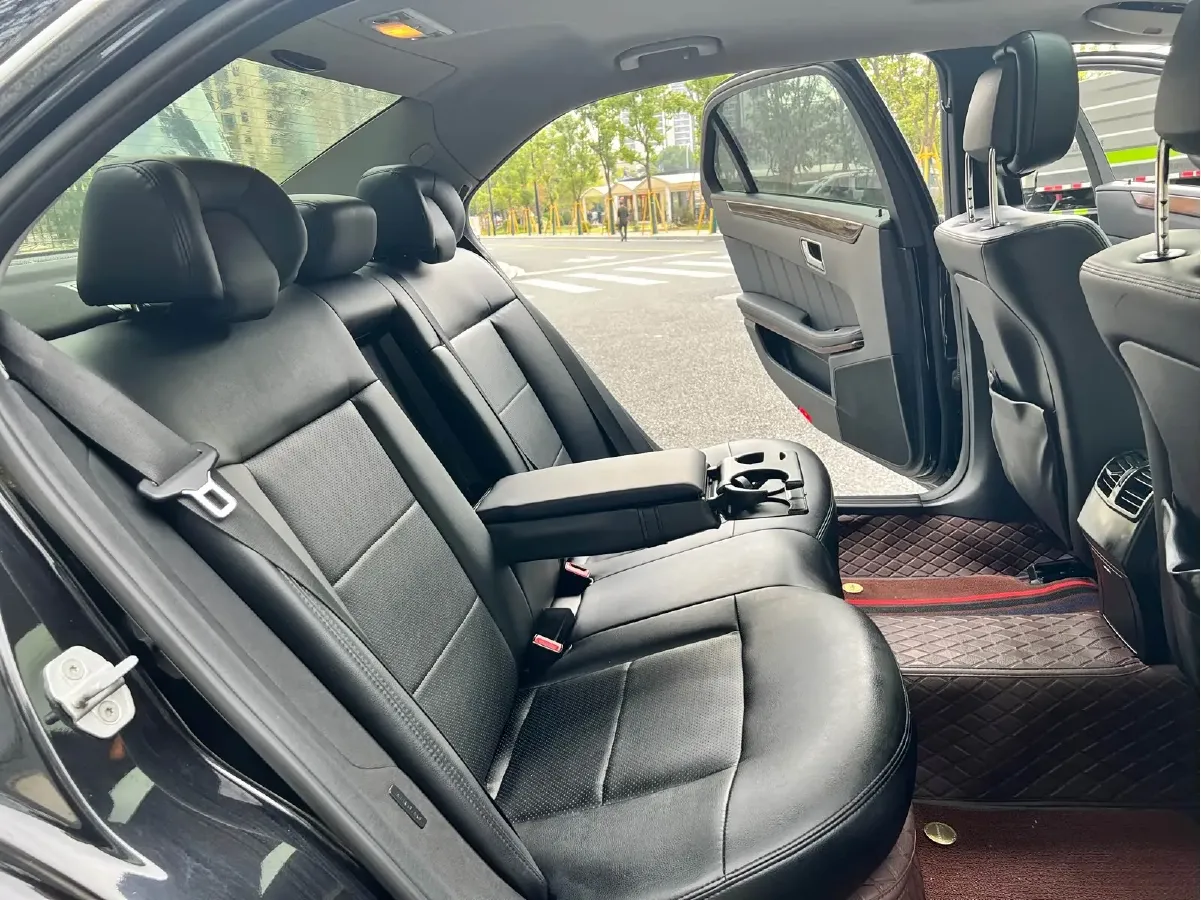 2014 Mercedes-Benz E Class 1.8T 204HP L4 7AT,autocango,china used car exporter,china ev exporter,chinese used car exporter,chinese used ev exporter