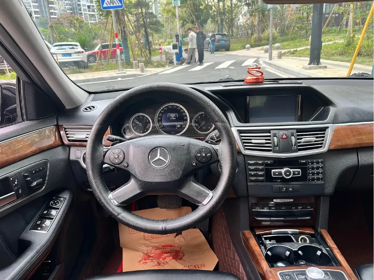 2014 Mercedes-Benz E Class 1.8T 204HP L4 7AT,autocango,china used car exporter,china ev exporter,chinese used car exporter,chinese used ev exporter