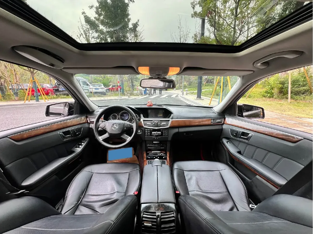 2014 Mercedes-Benz E Class 1.8T 204HP L4 7AT,autocango,china used car exporter,china ev exporter,chinese used car exporter,chinese used ev exporter