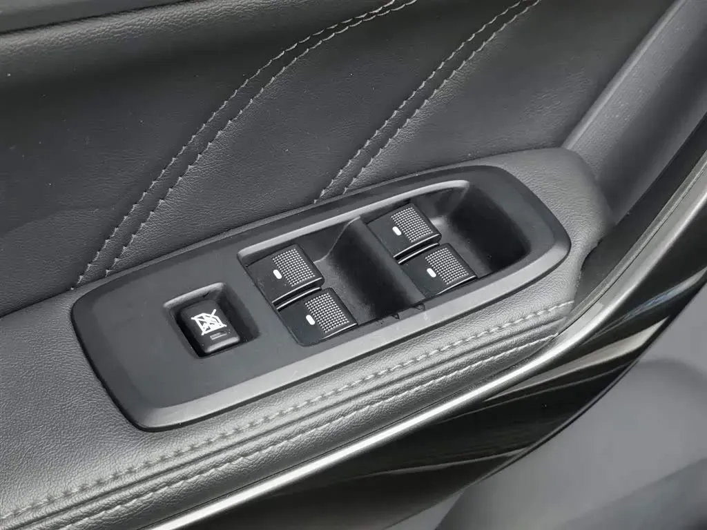 2016 Ford Everest 2.0T 245HP L4 6AT,autocango,china used car exporter,china ev exporter,chinese used car exporter,chinese used ev exporter