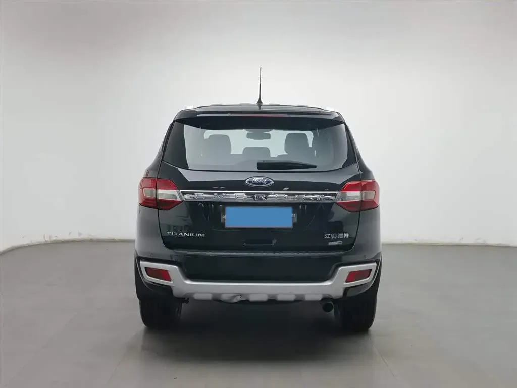 2016 Ford Everest 2.0T 245HP L4 6AT,autocango,china used car exporter,china ev exporter,chinese used car exporter,chinese used ev exporter