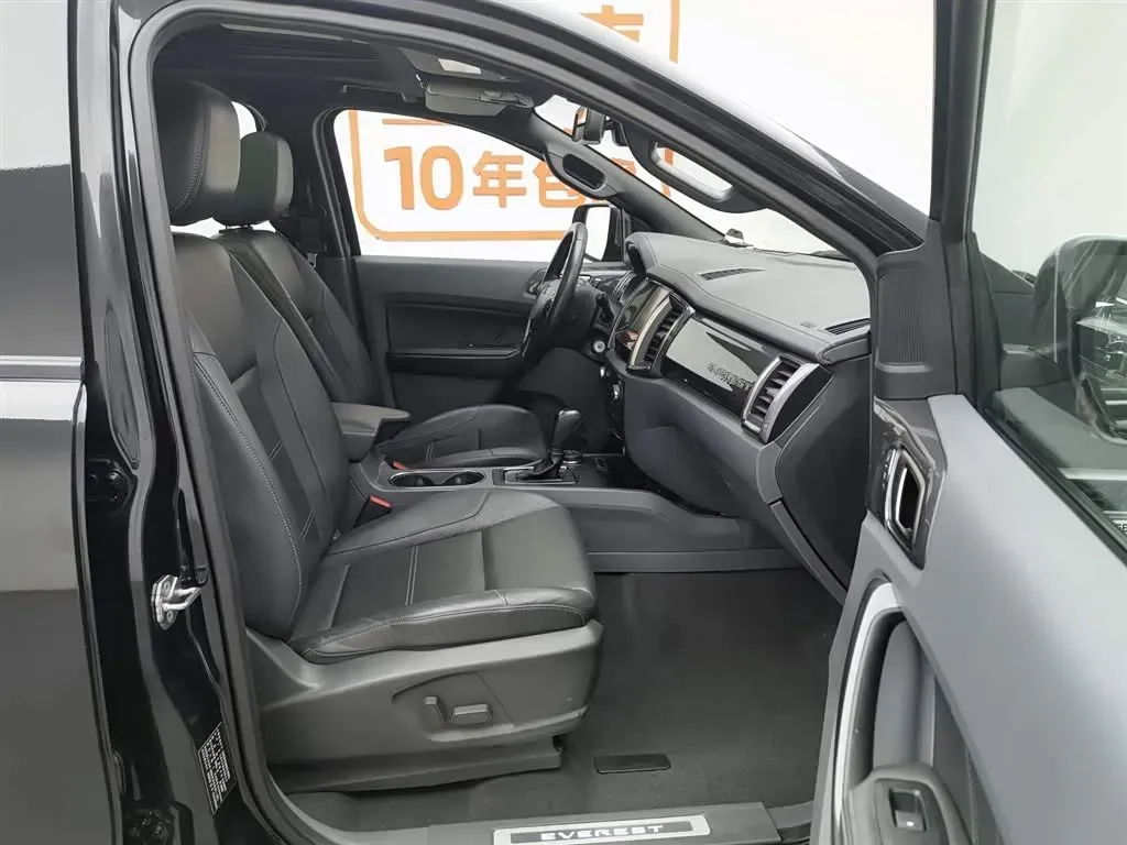 2016 Ford Everest 2.0T 245HP L4 6AT,autocango,china used car exporter,china ev exporter,chinese used car exporter,chinese used ev exporter