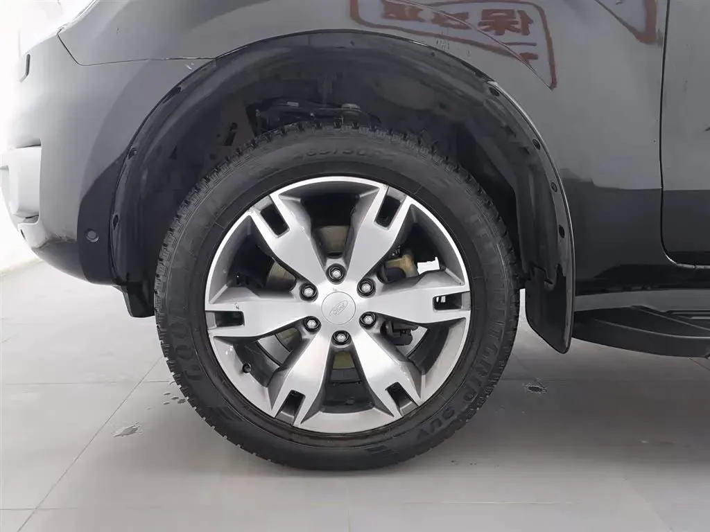 2016 Ford Everest 2.0T 245HP L4 6AT,autocango,china used car exporter,china ev exporter,chinese used car exporter,chinese used ev exporter