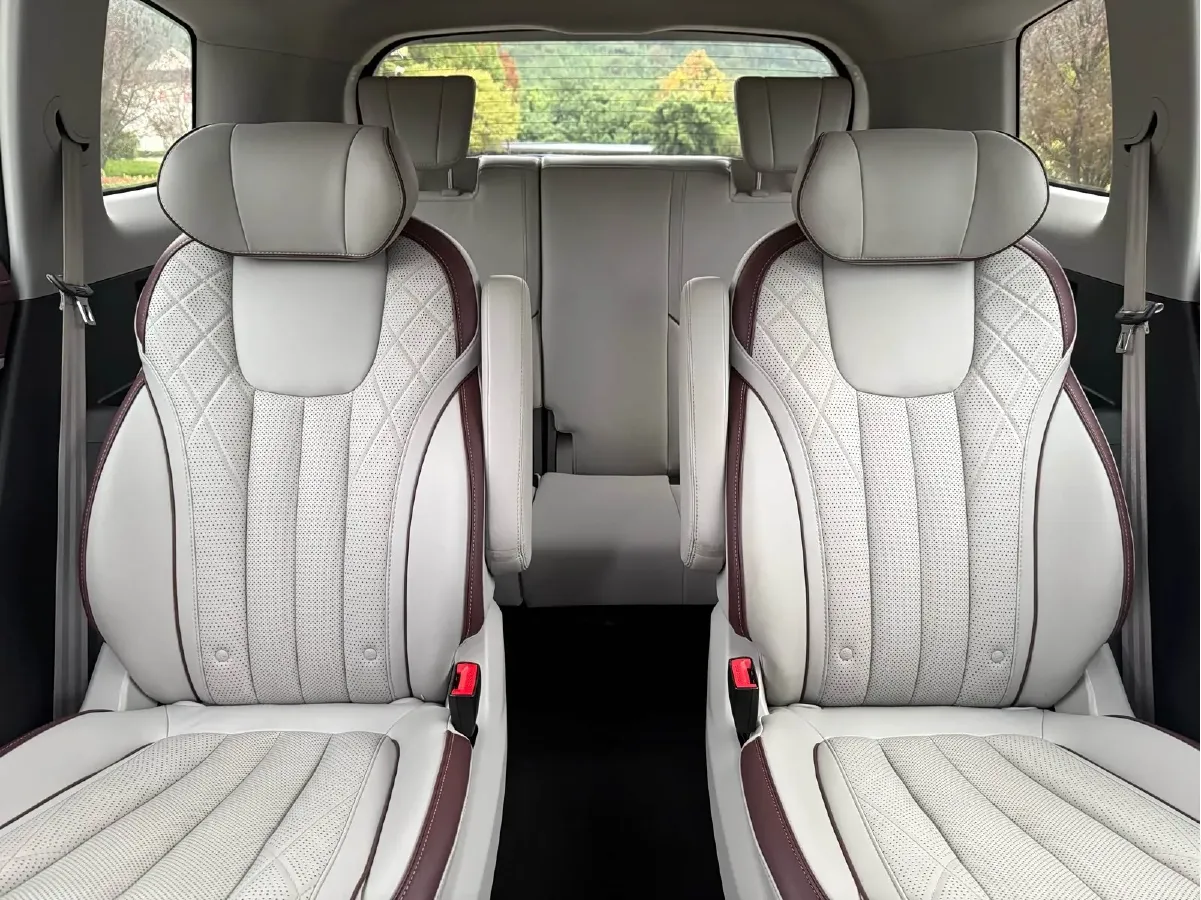 2021 Ford Equator 2.0T 224HP L4 6DCT,autocango,china used car exporter,china ev exporter,chinese used car exporter,chinese used ev exporter