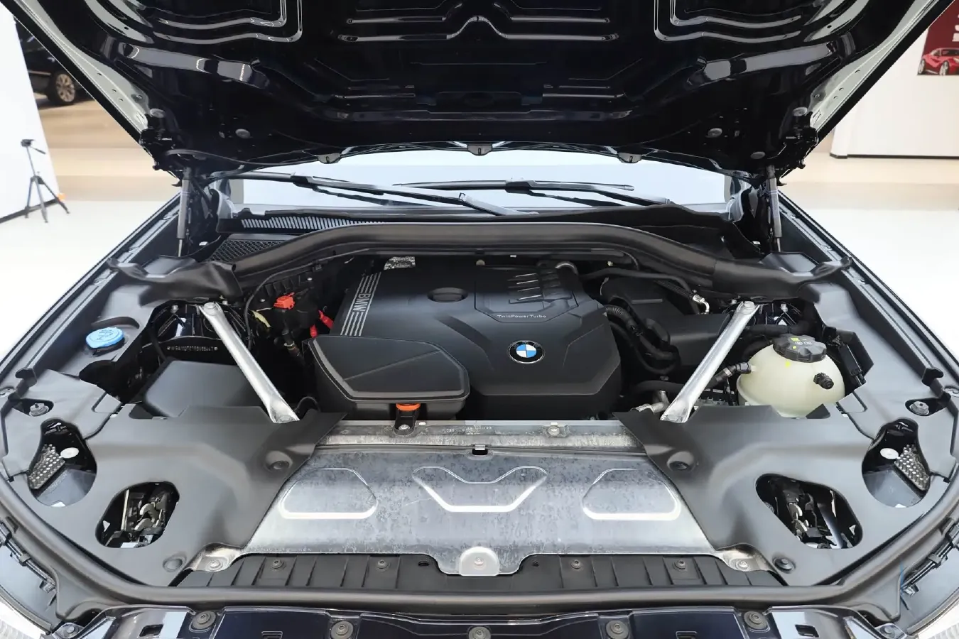 2022 BMW X4 2.0T 184HP L4 8AT,autocango,china used car exporter,china ev exporter,chinese used car exporter,chinese used ev exporter