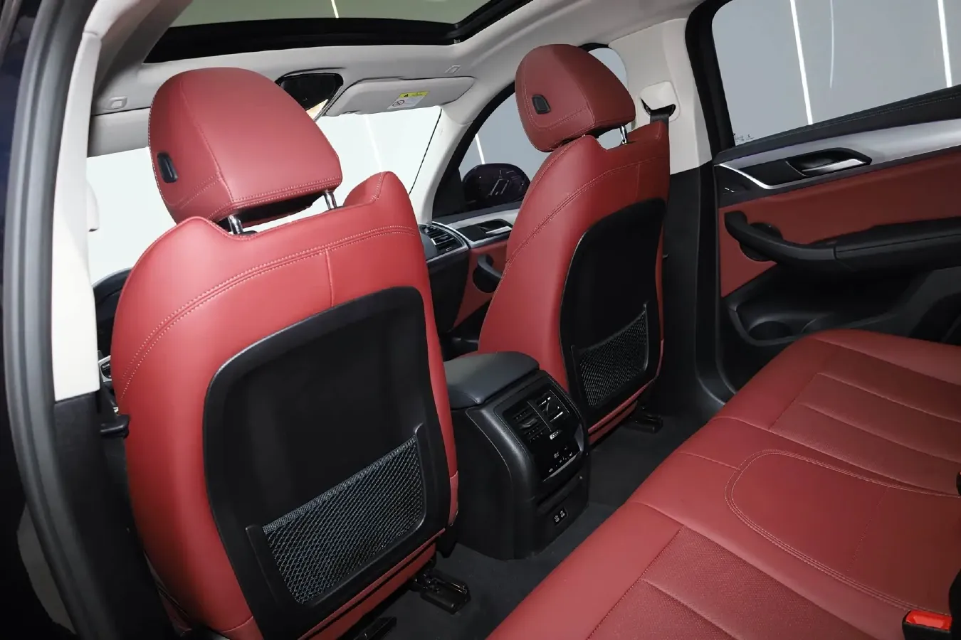 2022 BMW X4 2.0T 184HP L4 8AT,autocango,china used car exporter,china ev exporter,chinese used car exporter,chinese used ev exporter