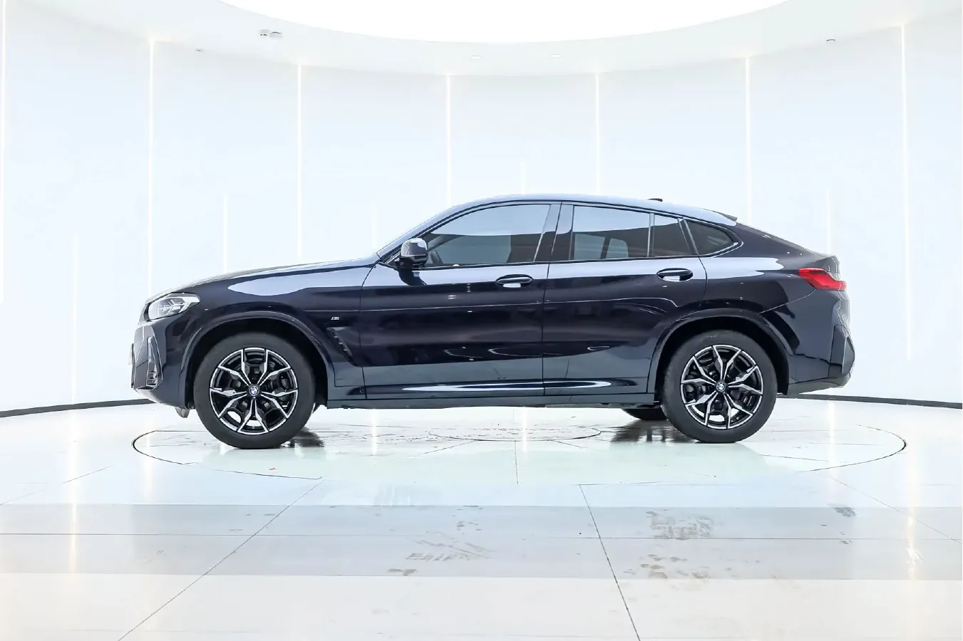 2022 BMW X4 2.0T 184HP L4 8AT,autocango,china used car exporter,china ev exporter,chinese used car exporter,chinese used ev exporter