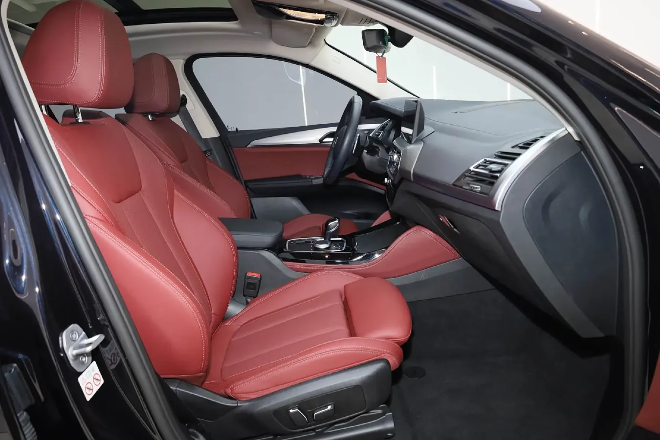 2022 BMW X4 2.0T 184HP L4 8AT,autocango,china used car exporter,china ev exporter,chinese used car exporter,chinese used ev exporter