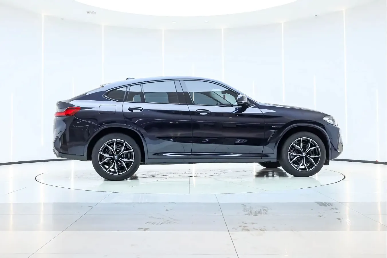 2022 BMW X4 2.0T 184HP L4 8AT,autocango,china used car exporter,china ev exporter,chinese used car exporter,chinese used ev exporter