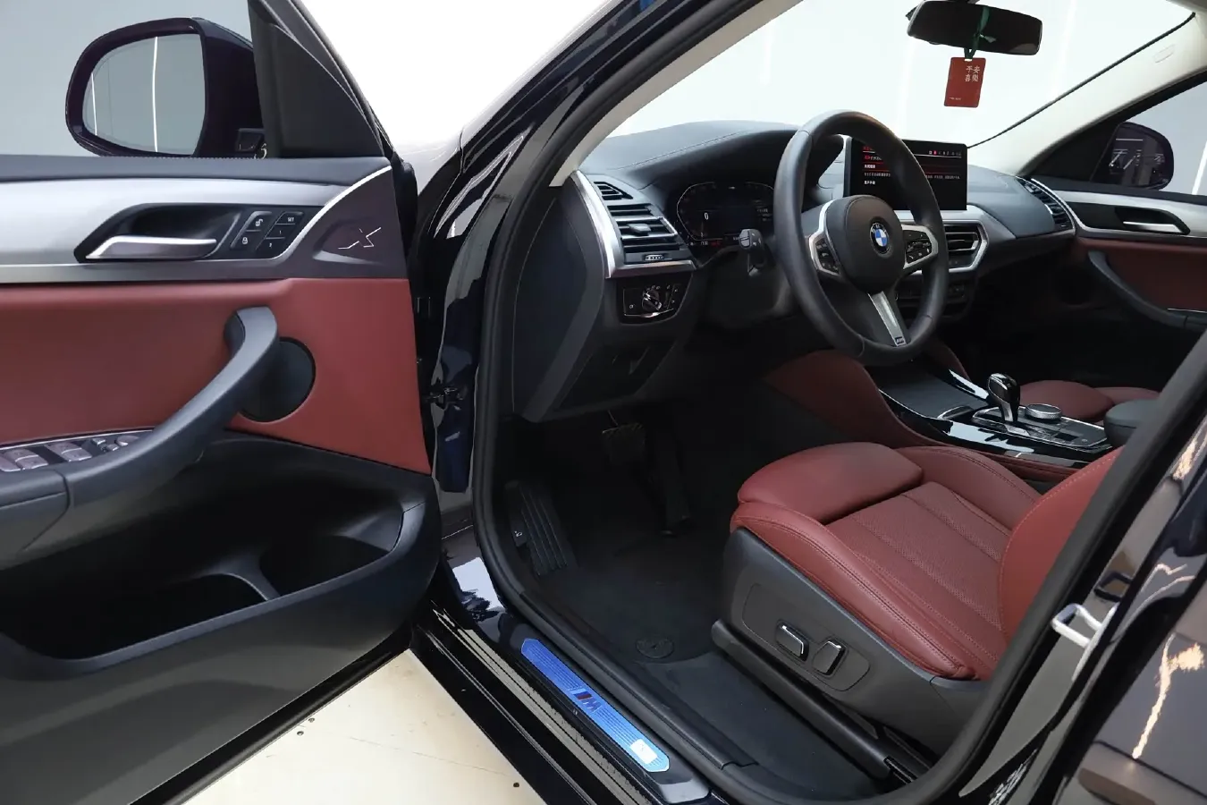 2022 BMW X4 2.0T 184HP L4 8AT,autocango,china used car exporter,china ev exporter,chinese used car exporter,chinese used ev exporter