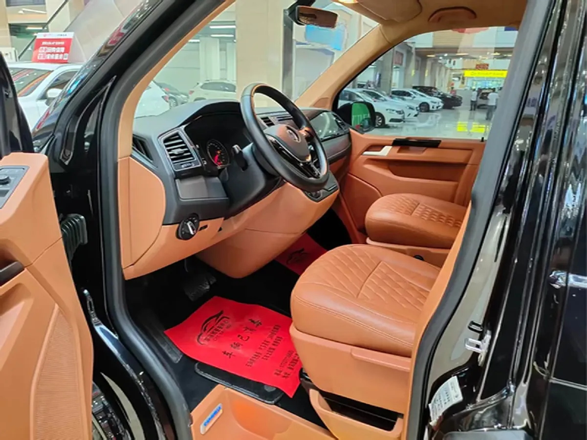 2017 Volkswagen Caravelle 2.0T 204HP L4 7DCT,autocango,china used car exporter,china ev exporter,chinese used car exporter,chinese used ev exporter