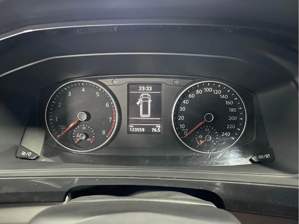 2017 Volkswagen Caravelle 2.0T 204HP L4 7DCT,autocango,china used car exporter,china ev exporter,chinese used car exporter,chinese used ev exporter