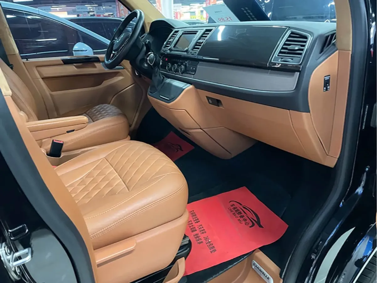 2017 Volkswagen Caravelle 2.0T 204HP L4 7DCT,autocango,china used car exporter,china ev exporter,chinese used car exporter,chinese used ev exporter