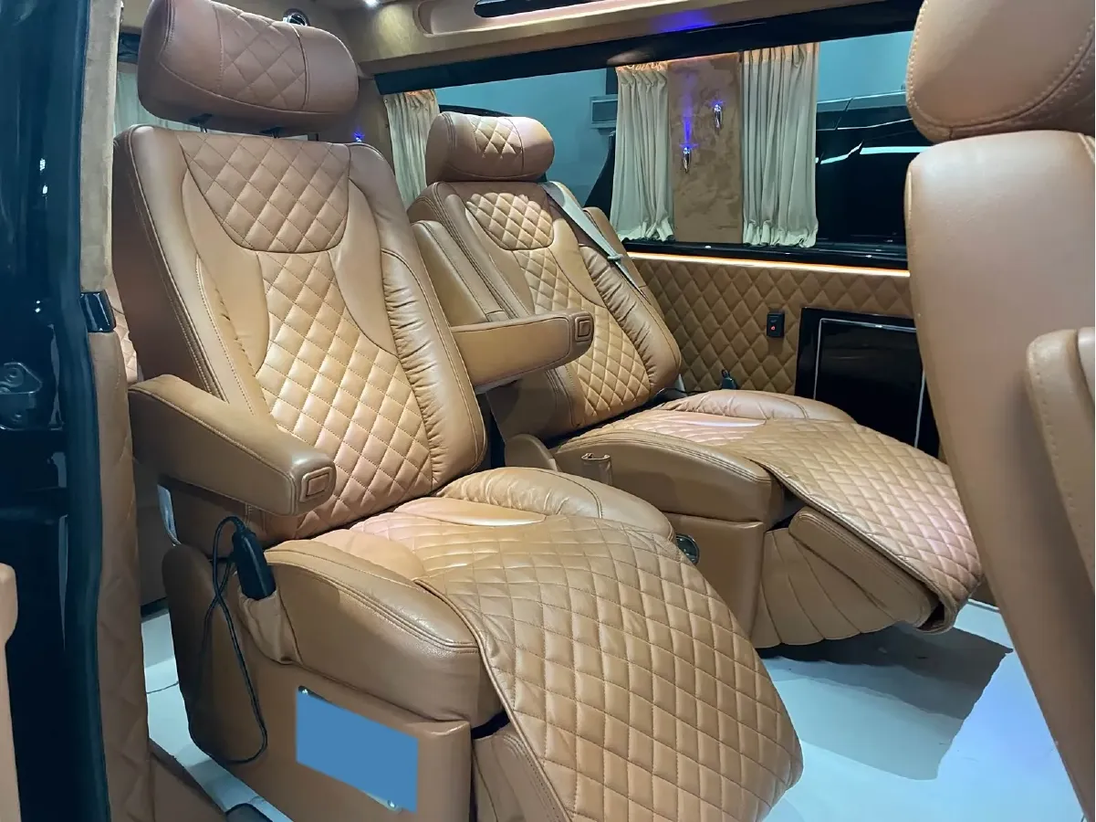 2017 Volkswagen Caravelle 2.0T 204HP L4 7DCT,autocango,china used car exporter,china ev exporter,chinese used car exporter,chinese used ev exporter