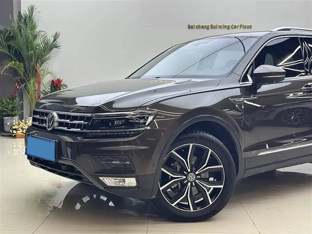 2017 Volkswagen Tiguan L 1.8T 180HP L4 7DCT,autocango,china used car exporter,china ev exporter,chinese used car exporter,chinese used ev exporter