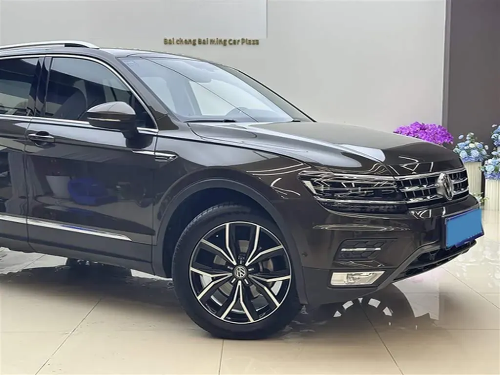 2017 Volkswagen Tiguan L 1.8T 180HP L4 7DCT,autocango,china used car exporter,china ev exporter,chinese used car exporter,chinese used ev exporter