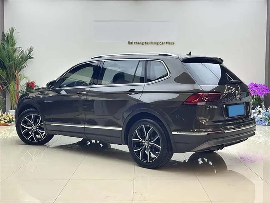 2017 Volkswagen Tiguan L 1.8T 180HP L4 7DCT,autocango,china used car exporter,china ev exporter,chinese used car exporter,chinese used ev exporter