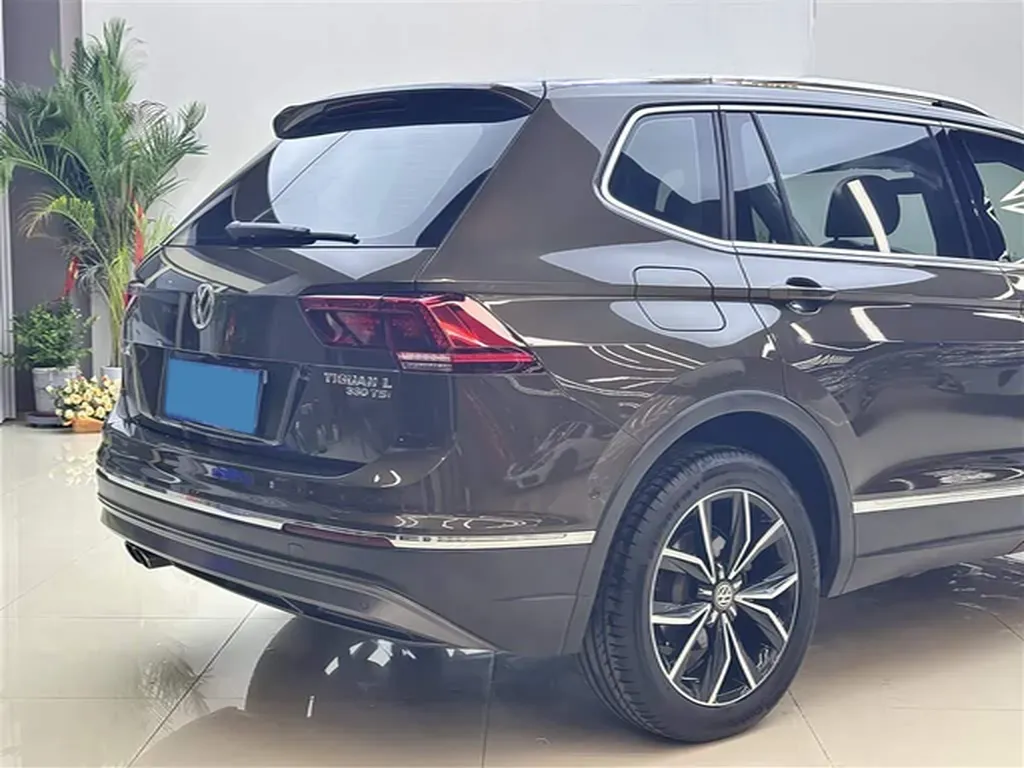 2017 Volkswagen Tiguan L 1.8T 180HP L4 7DCT,autocango,china used car exporter,china ev exporter,chinese used car exporter,chinese used ev exporter