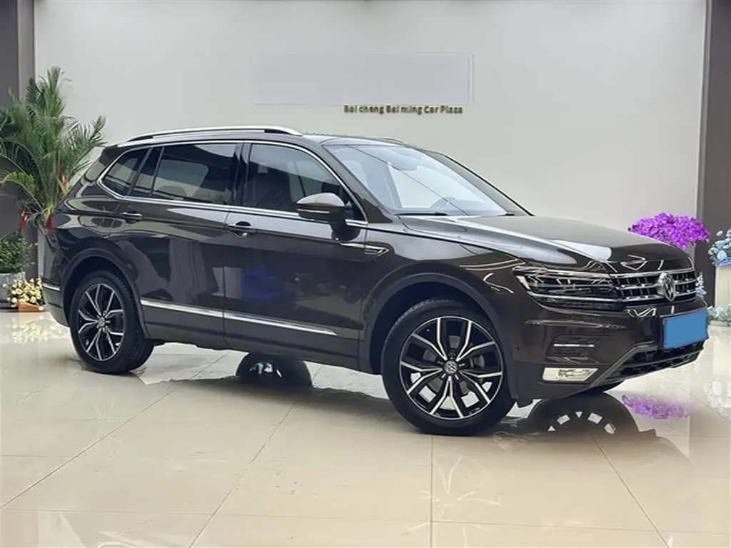 2017 Volkswagen Tiguan L 1.8T 180HP L4 7DCT,autocango,china used car exporter,china ev exporter,chinese used car exporter,chinese used ev exporter