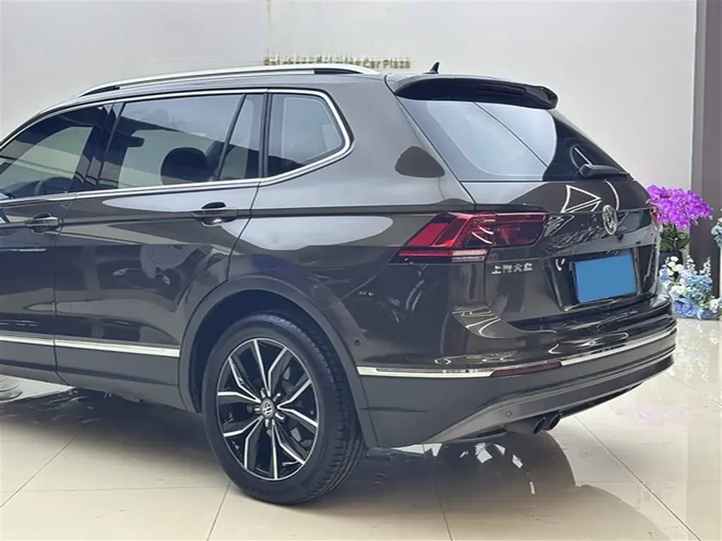 2017 Volkswagen Tiguan L 1.8T 180HP L4 7DCT,autocango,china used car exporter,china ev exporter,chinese used car exporter,chinese used ev exporter