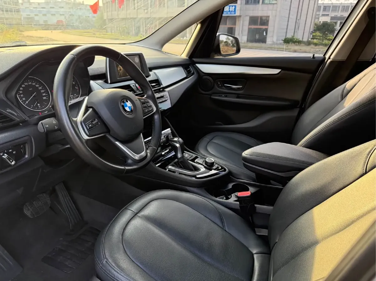 2016 BMW 2 Series Wagon 1.5T 136HP L3 6AT,autocango,china used car exporter,china ev exporter,chinese used car exporter,chinese used ev exporter