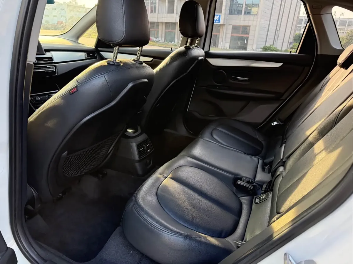 2016 BMW 2 Series Wagon 1.5T 136HP L3 6AT,autocango,china used car exporter,china ev exporter,chinese used car exporter,chinese used ev exporter