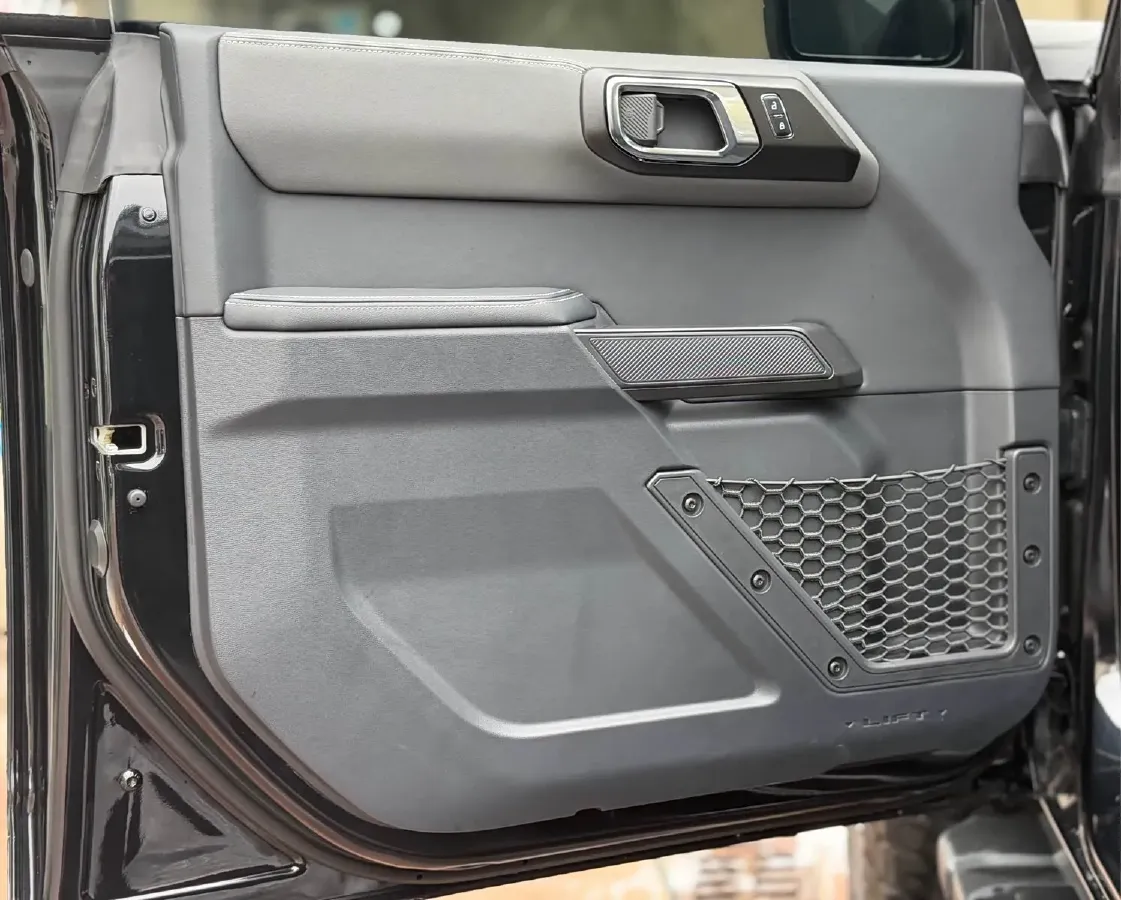 2024 Ford Bronco 2.3T 275HP L4 10AT,autocango,china used car exporter,china ev exporter,chinese used car exporter,chinese used ev exporter