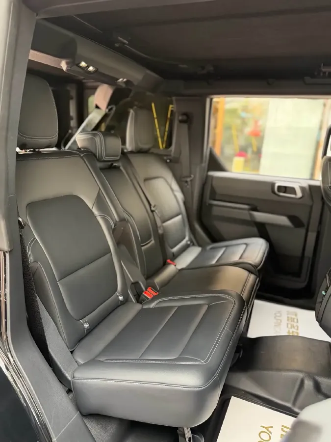 2024 Ford Bronco 2.3T 275HP L4 10AT,autocango,china used car exporter,china ev exporter,chinese used car exporter,chinese used ev exporter