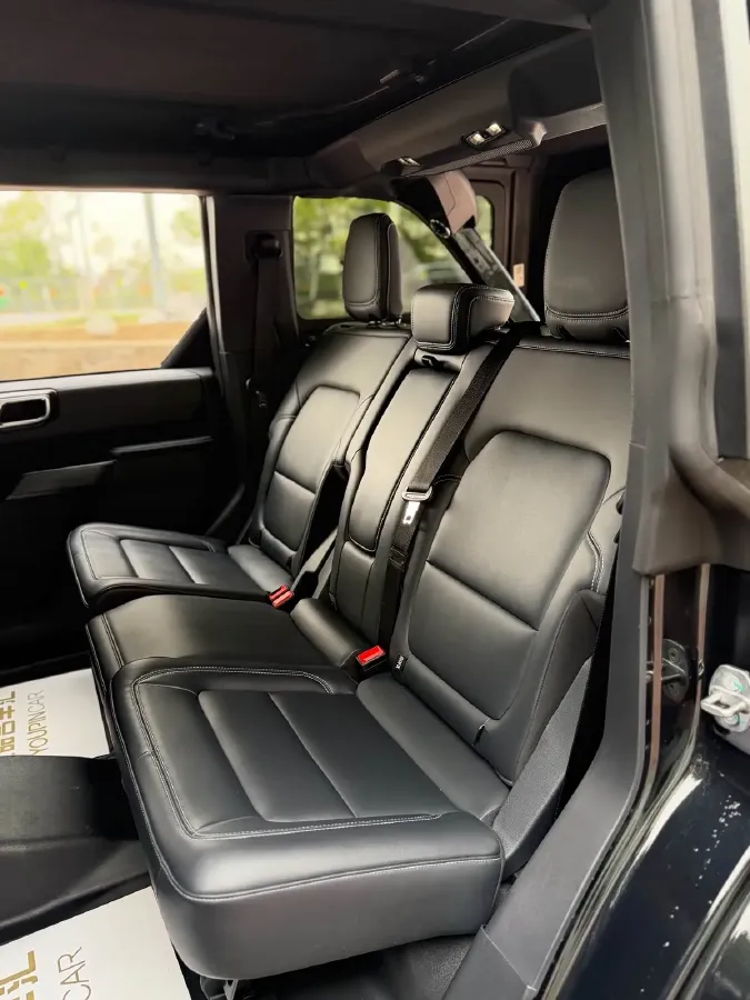 2024 Ford Bronco 2.3T 275HP L4 10AT,autocango,china used car exporter,china ev exporter,chinese used car exporter,chinese used ev exporter